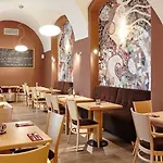 黑塔捷克布杰约维采酒店 4*