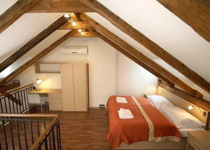 Aparthotel U černé Věže 4*